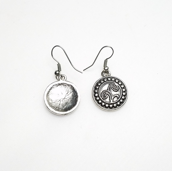 Modern Simple Silver Tone Circle Dangle Earrings - Picture 2 of 3